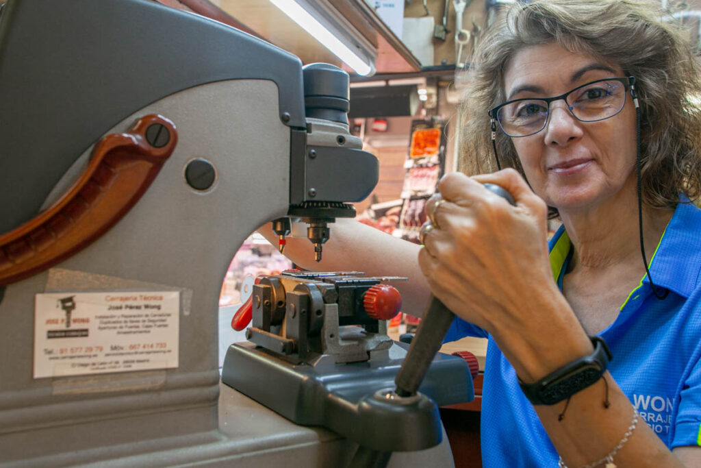 009_CERRRAJEROS WONG._DR5B5530_ MERC.DIEGO DE LEON_copy_